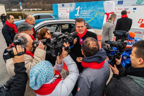 ZSE otvorila prvú ultrarýchlu nabíjaciu stanicu spomedzi 15 európskych krajín